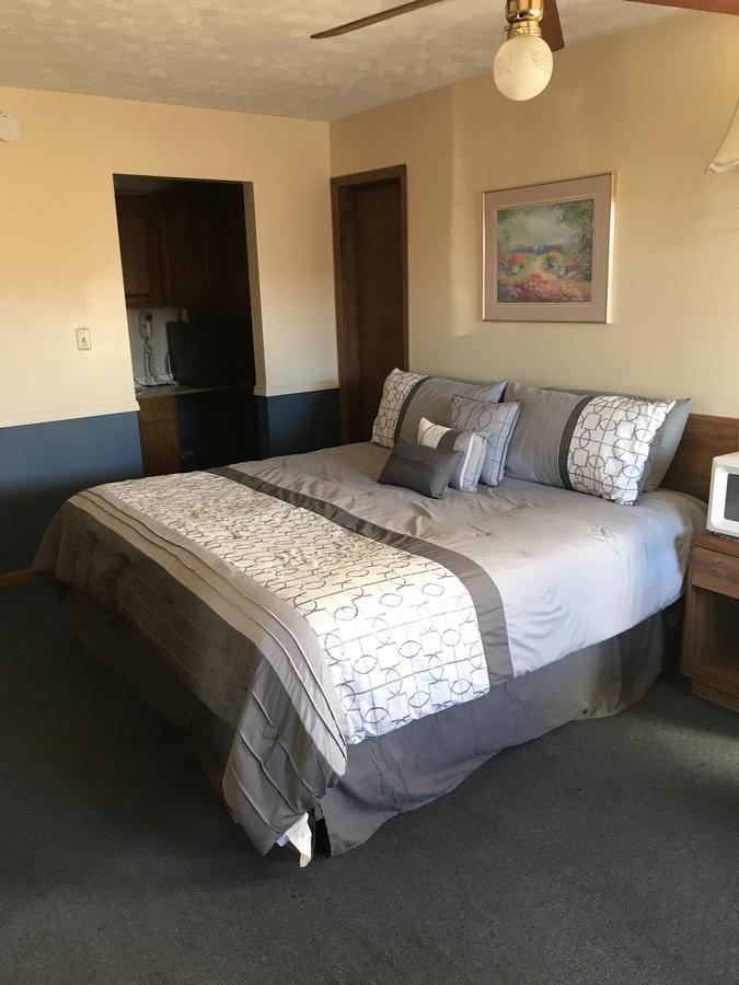 Blue Spruce Motel นอร์ทแพลตต์ ภายนอก รูปภาพ