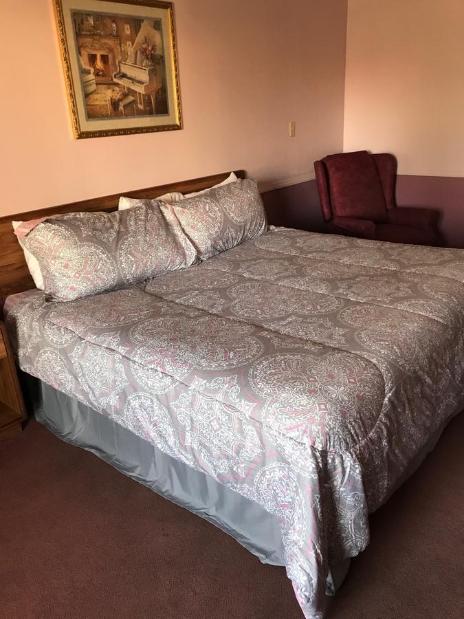 Blue Spruce Motel นอร์ทแพลตต์ ภายนอก รูปภาพ